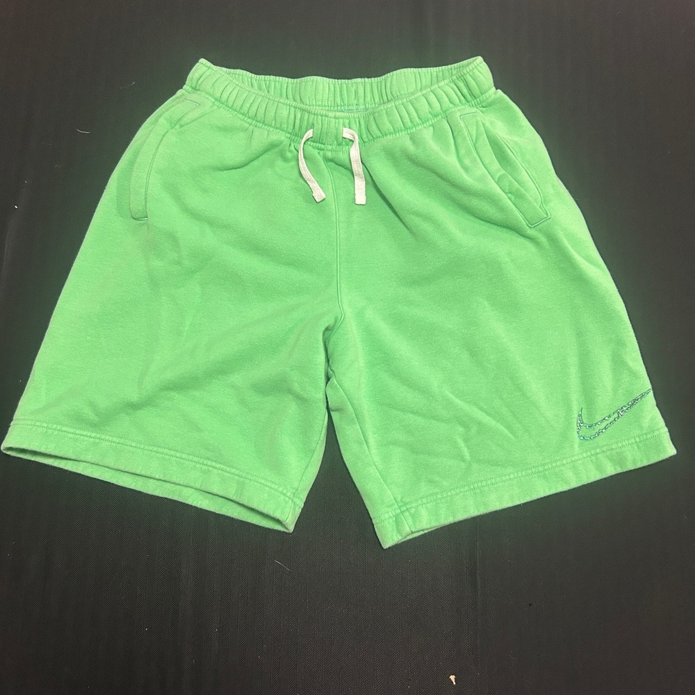 Nike Mens Club Fleece Shorts Green Size Medium Athleisure